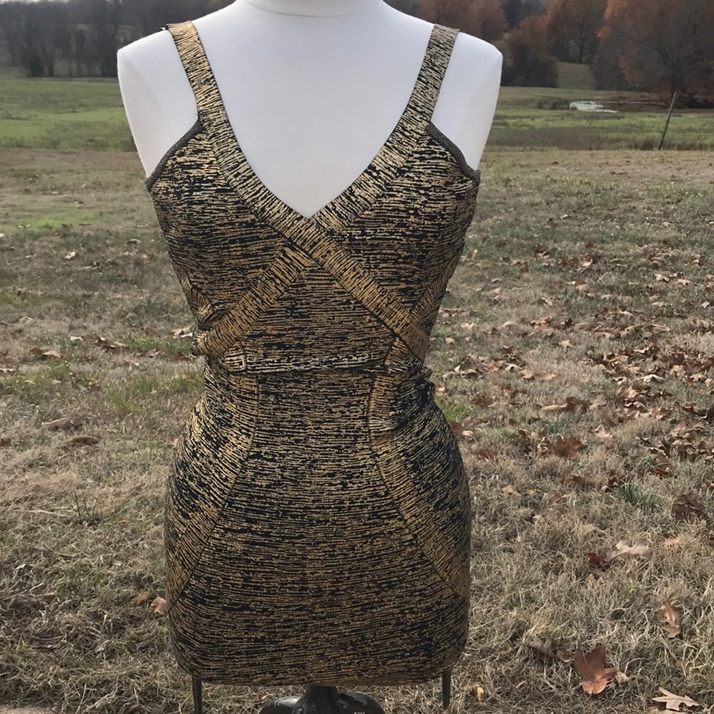 Arden B Cocktail Dress.  Mini Sz. XS Gold and black, sexy, shiny little dress